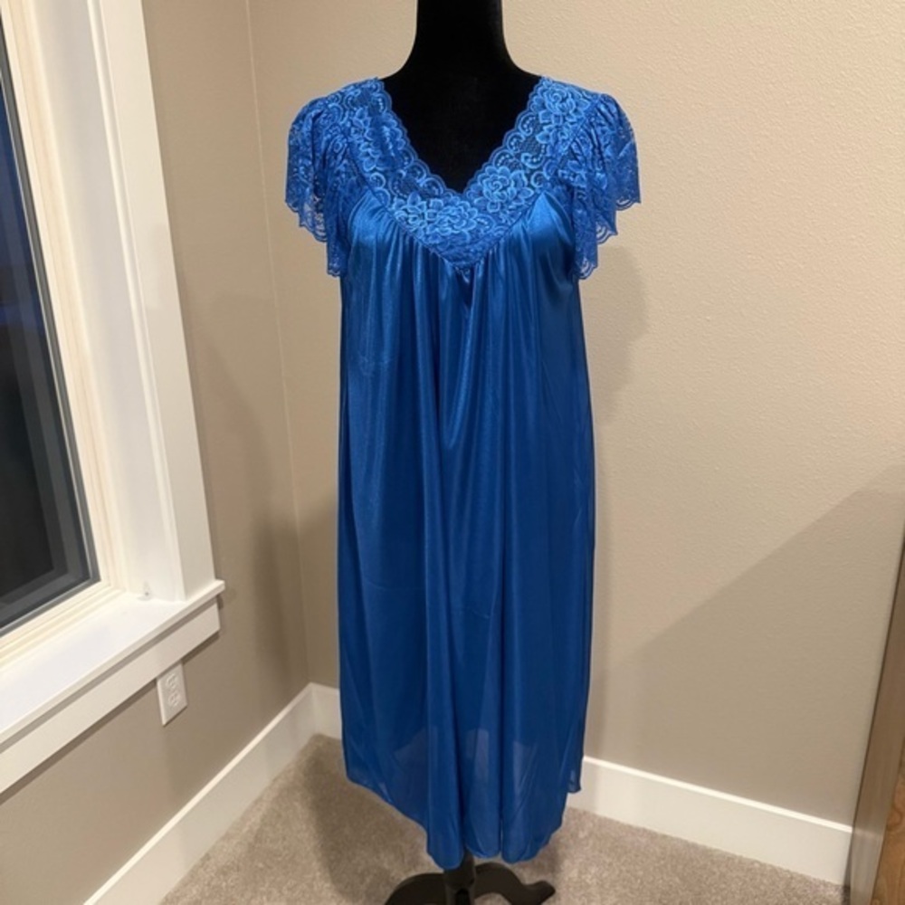 NWT Lati Fashion intimates royal blue silky nightgown size large